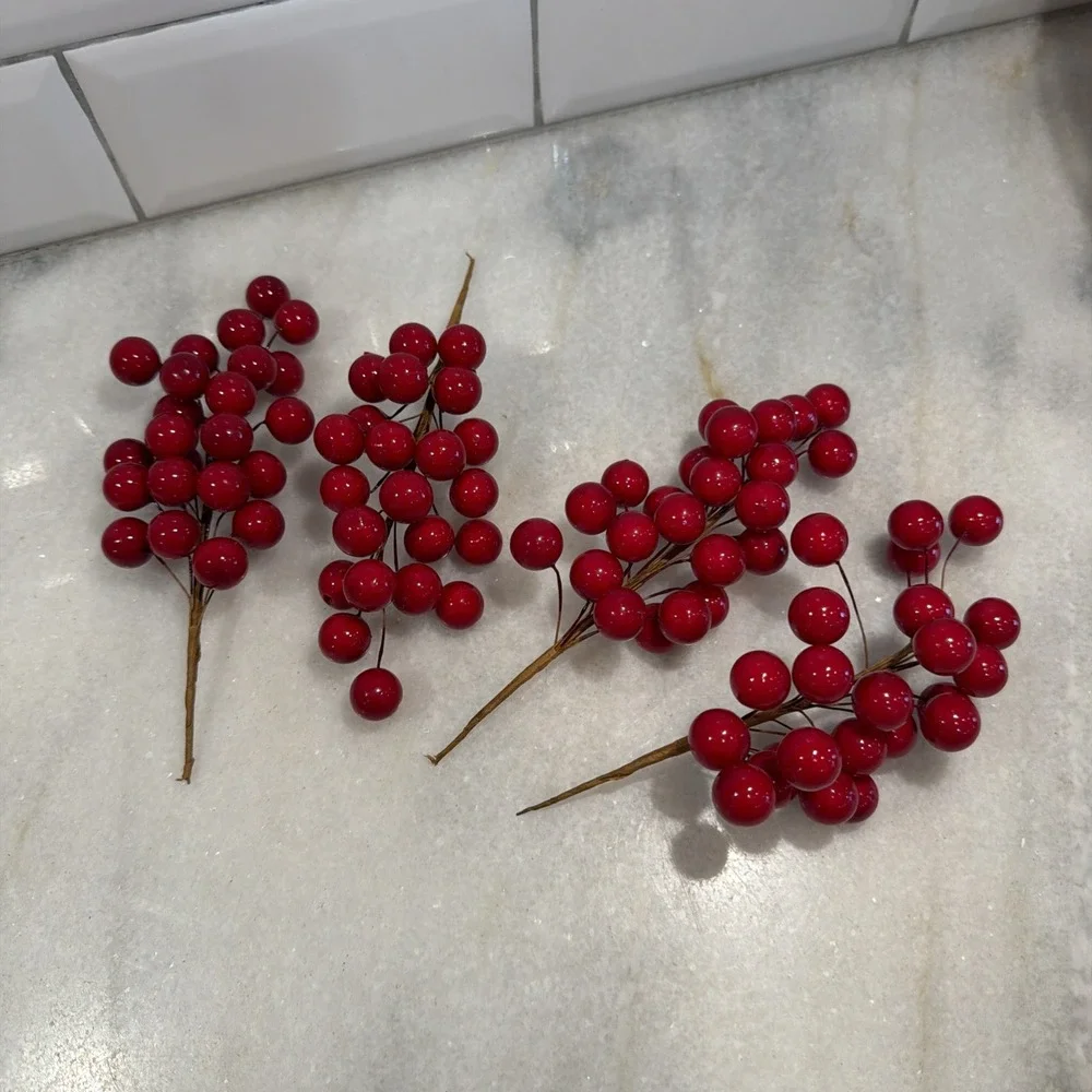 44 PiecesArtificial Red Berry Stems For Craft Projects/christmas Holiday Wreaths